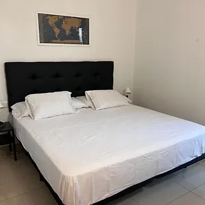 Fira Gran Via 2 - Private In A Shared - Privadas En Compartido Camping L'Hospitalet de Llobregat